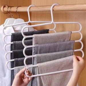 NWT Plastic Pants Hanger